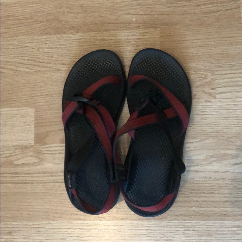 Red Classic Z1 Women’s Size 9 Chacos